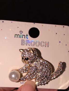 Playful Kitten Brooch With Pearl Like Ball Of Yarn By Mint